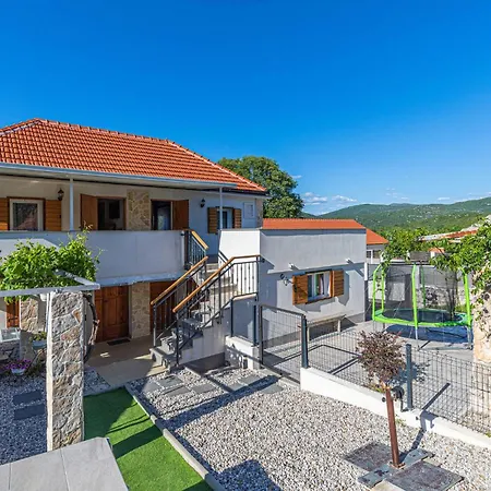 Beautiful In Trolokve With Kitchen بيت للعطل Prgomet